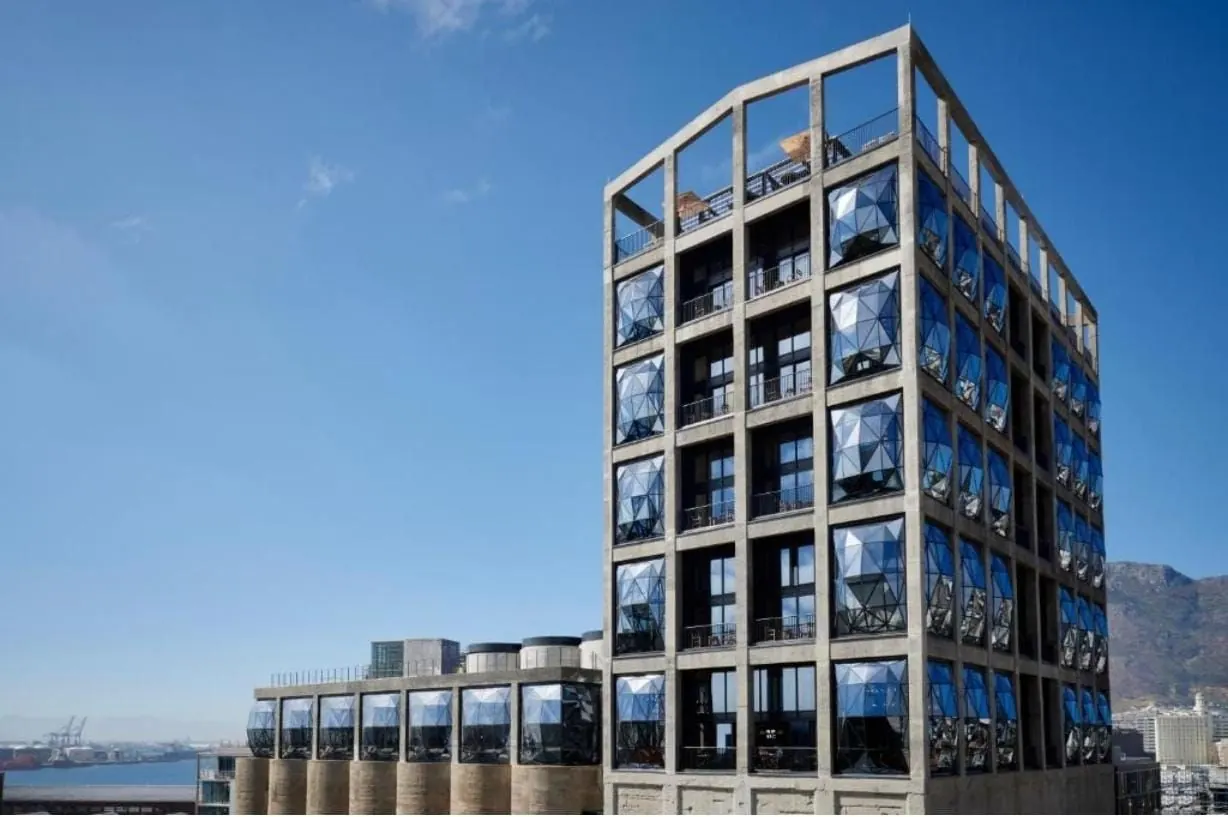 The Lomaneva tower with its faceted glass windows